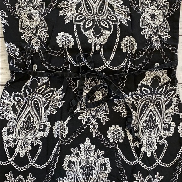 Healing Hands Scrub Top - Picture 4 of 4